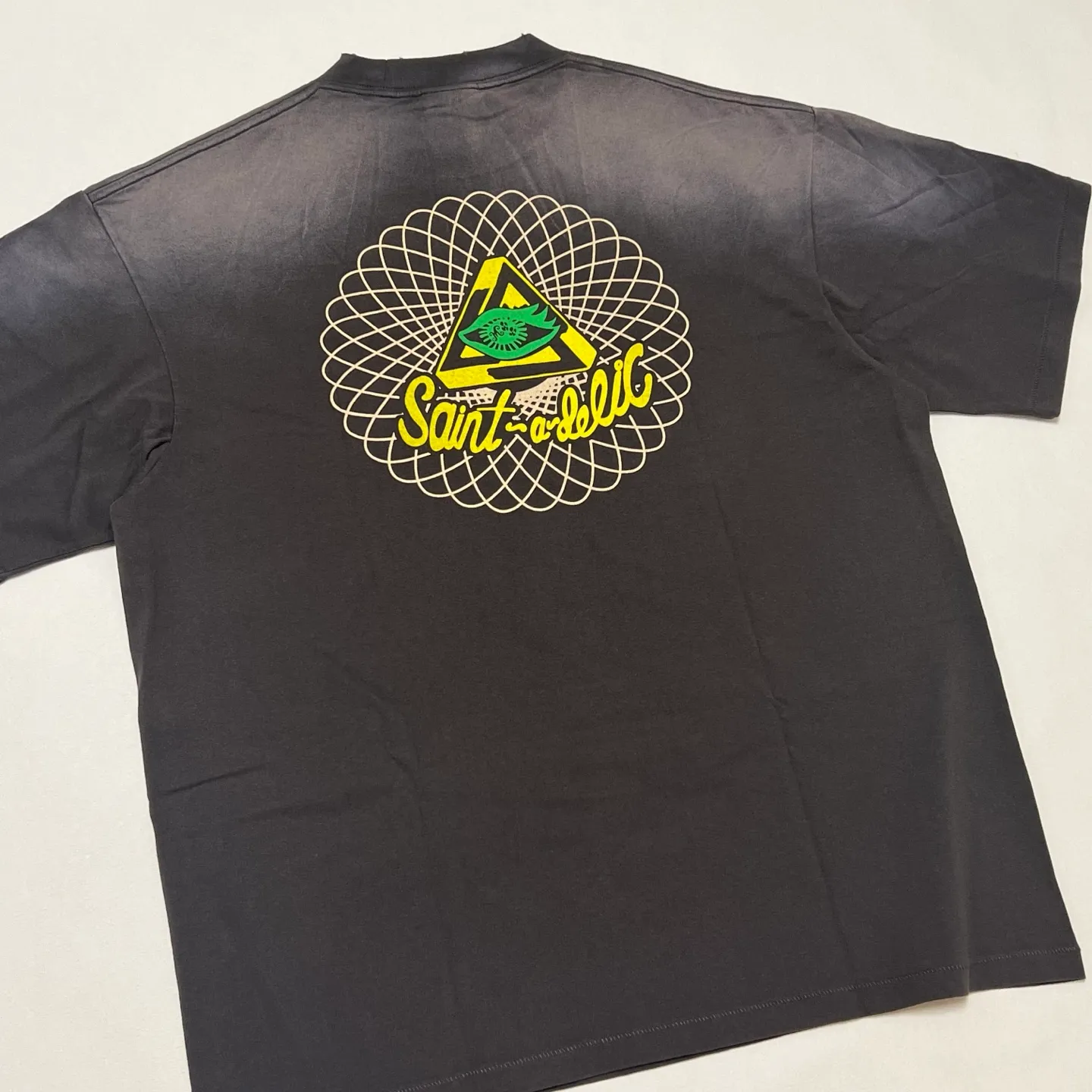 SAINT Mxxxxxx SS TEE/SAINT MX6/BLK Little devil bee distressed TEE, washed black S-XL OE yarn tube fabric, no side seams, Assute garment dyeing, heavy washing, water fading, old hole treatment, correct version, original consistent main mark/wash mark/cherub mark, original consistent printing restoration, distressed treatment, top purchasing agent level